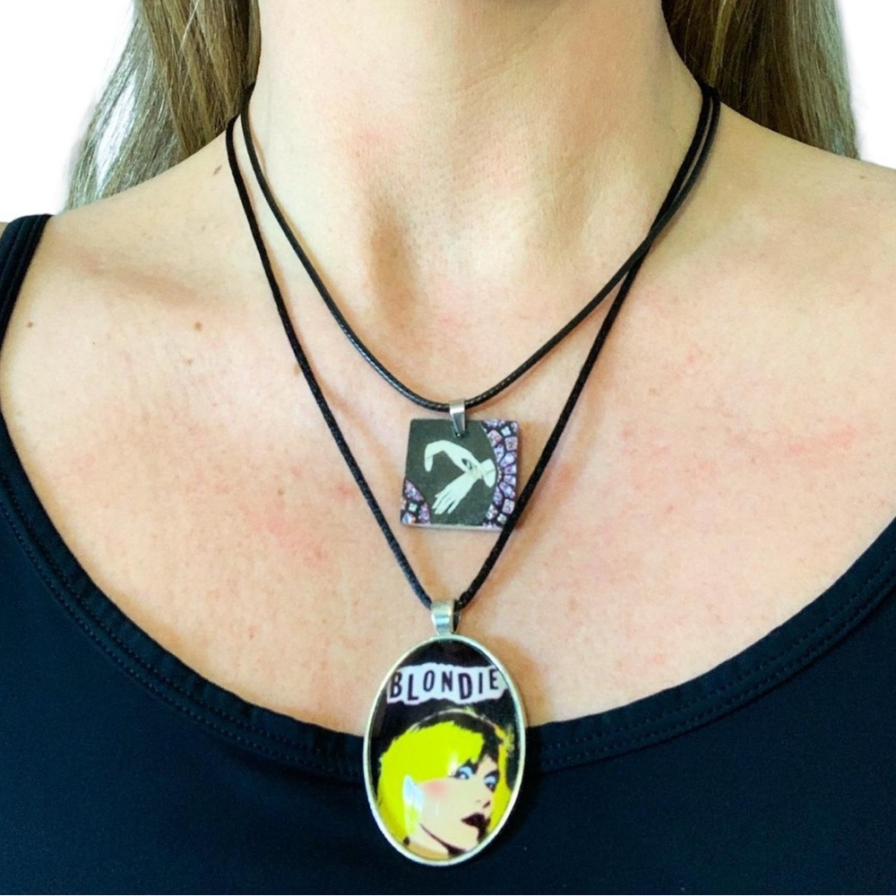 Handmade Blondie Pendant Necklace Set